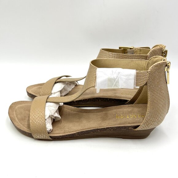 Kenneth Cole Reaction Size 7.5 Great Gal Soft Gold Low Wedge Sandals Shoes - Picture 6 of 13